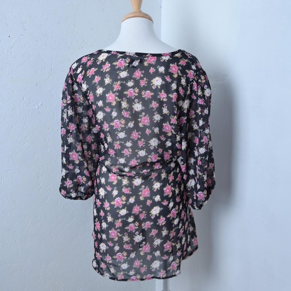Majora | Black pink and white floral front tie up cropped sleeve blouse - Picture 6 of 10